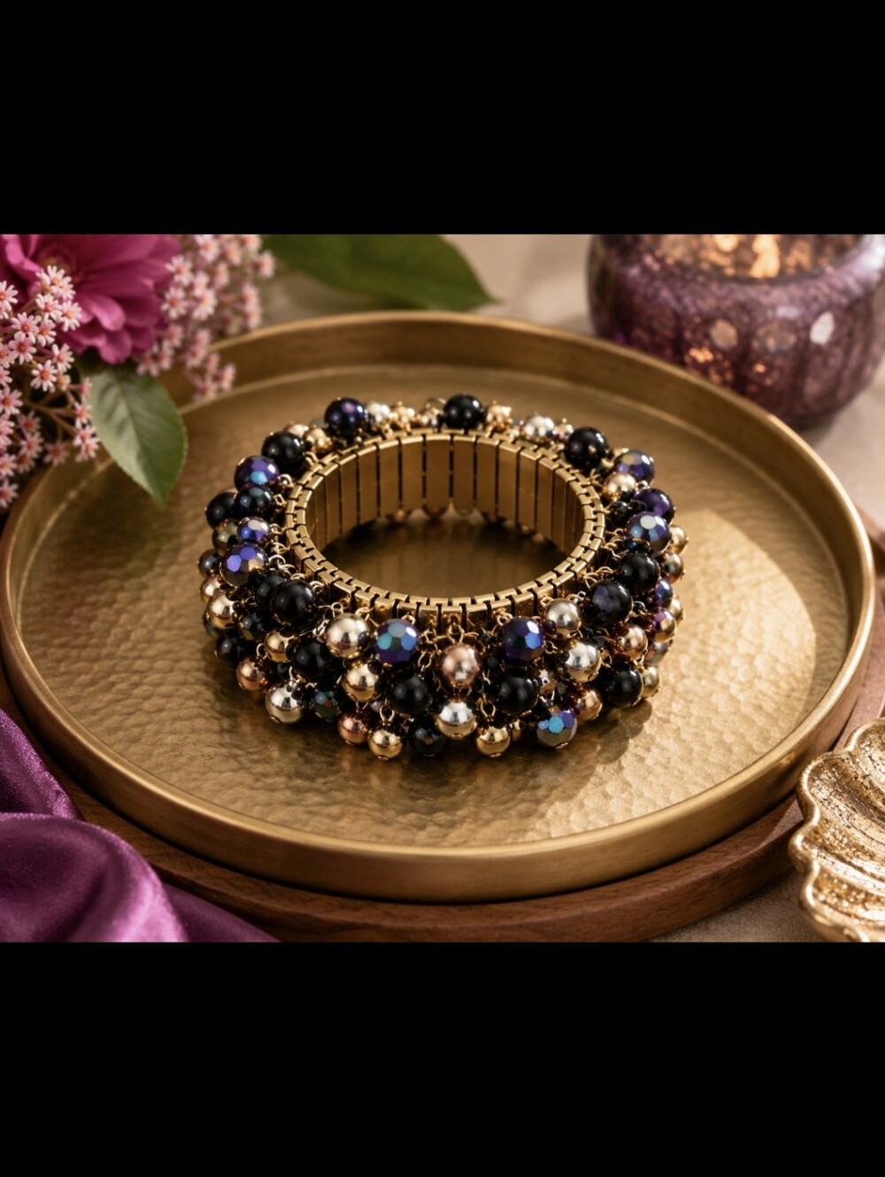 Black and gold beaded cha  cha bracelet